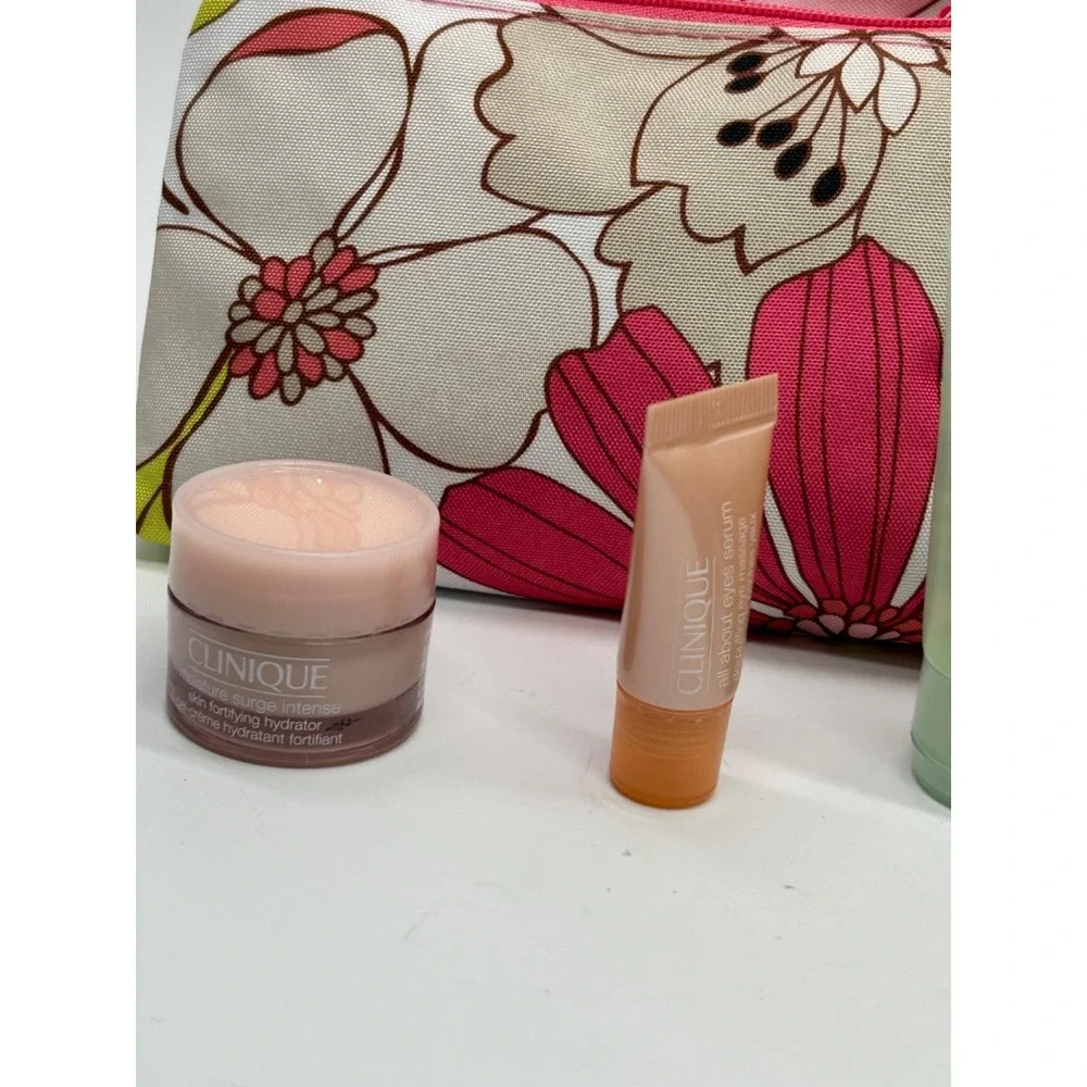 Clinique 10 PCS Travel Size Skincare Makeup Cream Sample‎ Gift Set With Bags New